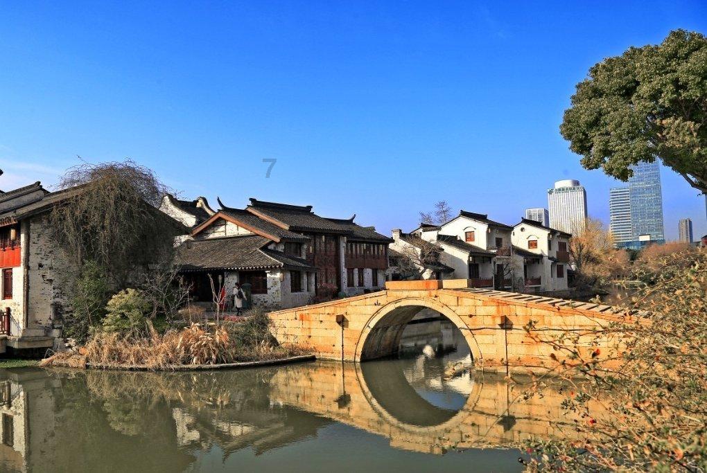 卡通红色汽车拼图